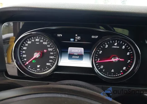 2017 Mercedes-Benz E 300 4Matic z USA, uszkodzony, nr VIN WDDZF4KBXHA194804